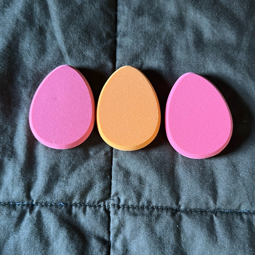 Assorted Flat Makeup Sponges